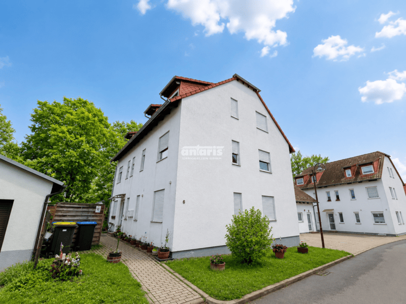 Immobilie in Döllstädt - antaris Immobilien GmbH **Attraktives DG: 3-Zi.-Wohnung mit solider Renditebasis** - Bild 0