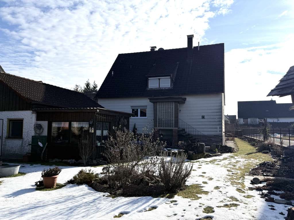 Immobilie in Dormitz - Freistehendes Einfamilienhaus mit Einliegerwohnung in begehrter Lage - Bild 2