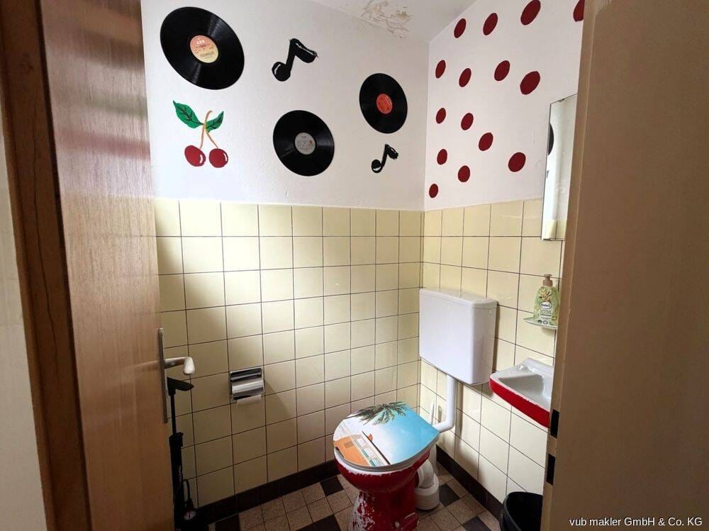 Immobilie in Zell im Fichtelgebirge - Einfamilienhaus in ruhiger Lage von Zell mit viel Platz und großzügigem Grundstück - Bild 1