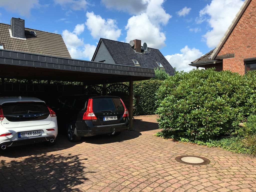 Immobilie in Ellerau - Einfamilienhaus mit Doppel-Carport & gr. Garten sucht Familie - Bild 2