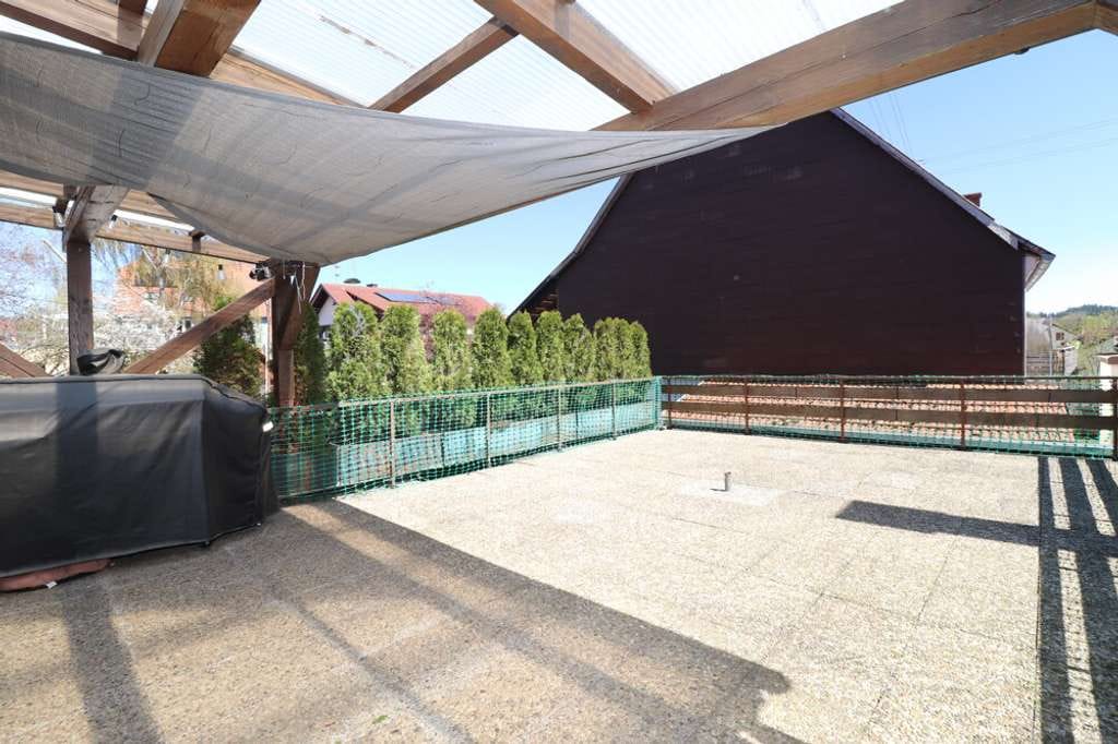 Immobilie in Engstingen - Familiendomizil mit Dachterrasse und Doppelgarage inmitten von Kohlstetten! - Bild 1