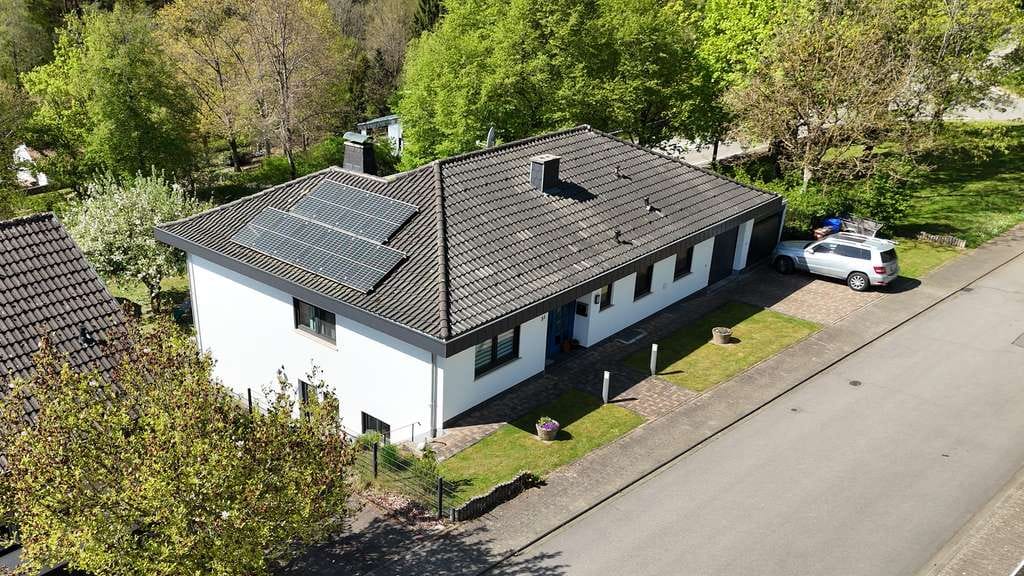 Immobilie in Wallhalben - Modernisiertes Einfamilienhaus mit Einliegerwohnung - Bild 2