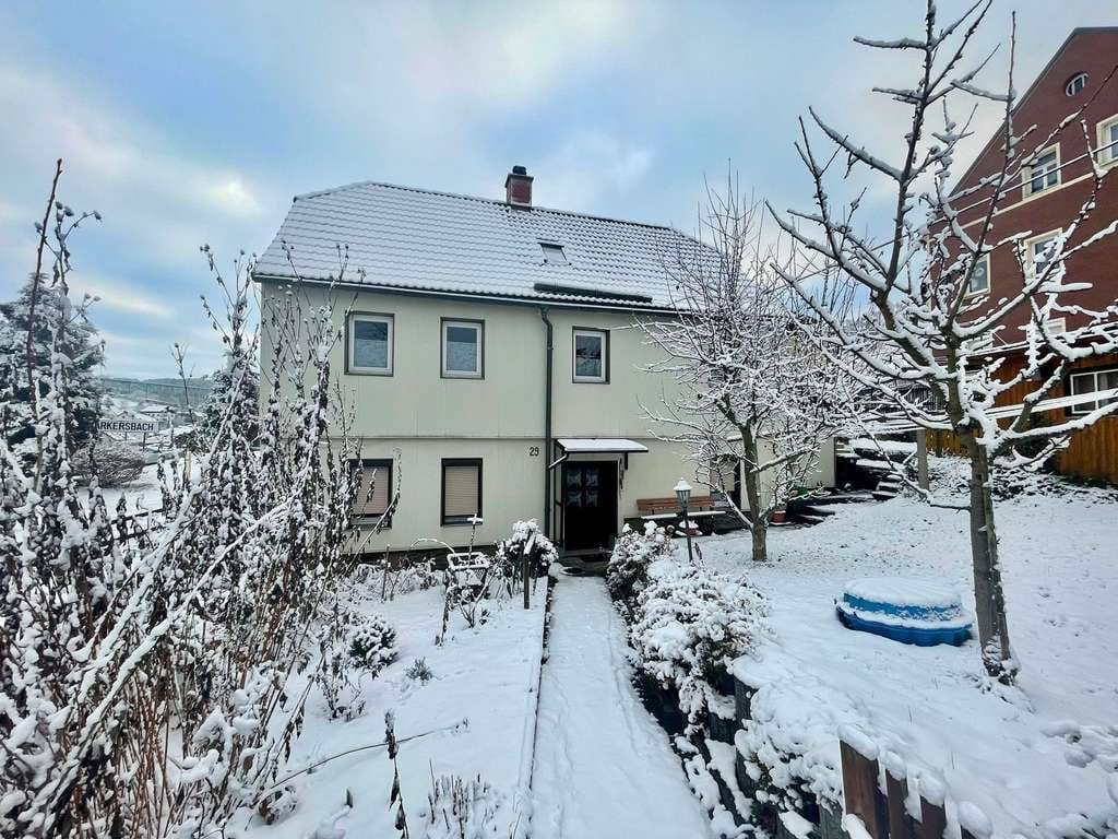 Immobilie in Raschau-Markersbach - Saniertes Einfamilienhaus mit kleinem Grundstück - Bild 0