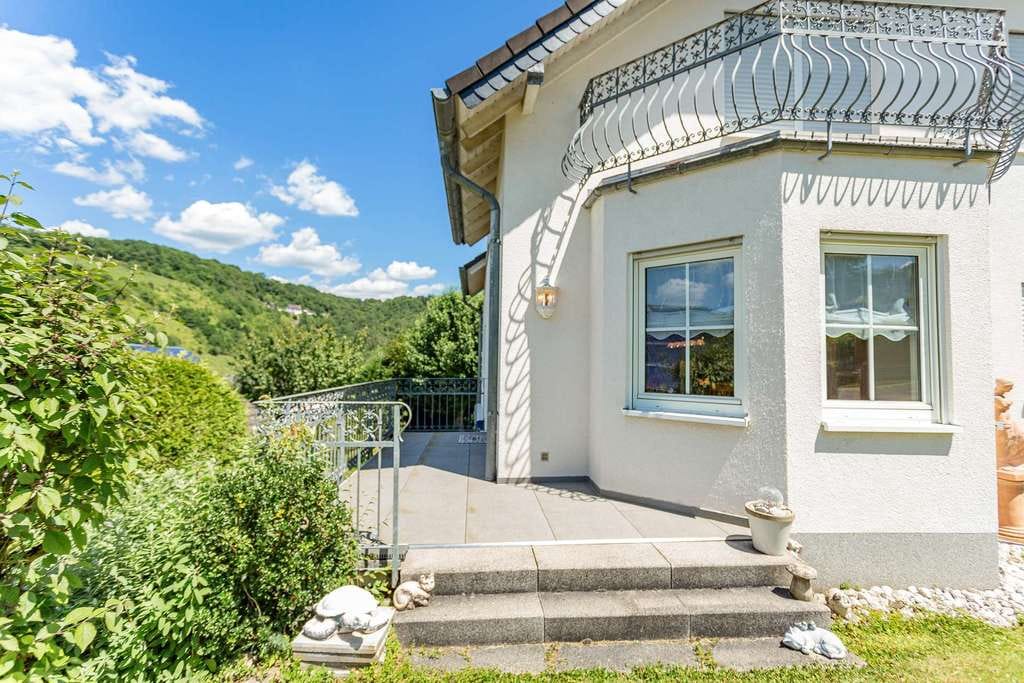 Immobilie in Bullay - Familienparadies mit Garten, Terrassen und vielen Nutzungmöglichkeiten in beliebter Lage von Bullay - Bild 1