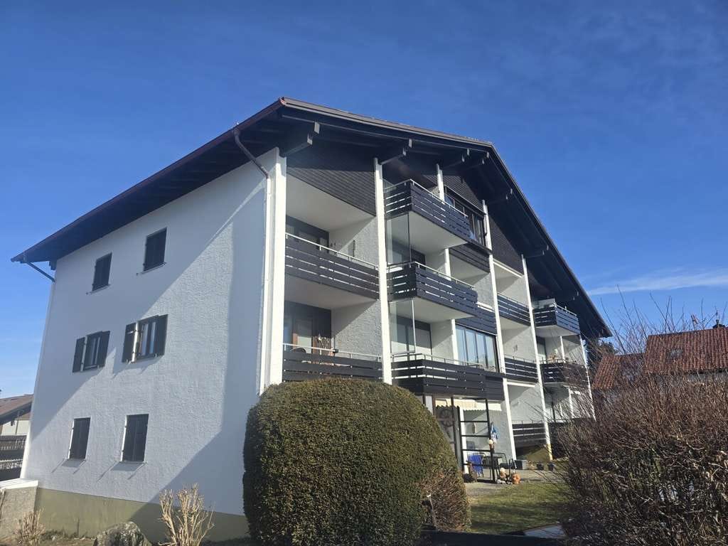 Immobilie in Weiler-Simmerberg - Die Gelegenheit! 
Kapitalanlage in Simmerberg
Gepflegte 2-Zimmer Erdgeschosswohnung - Bild 0