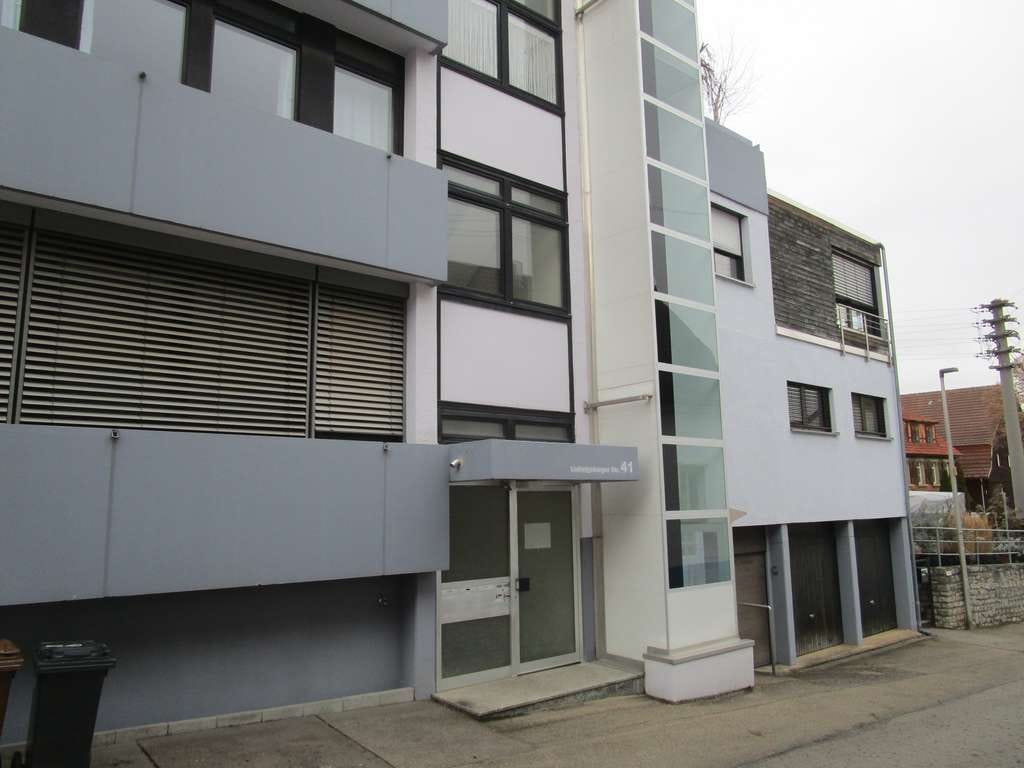 Immobilie in Remseck am Neckar - Moderne möblierte 2,5 Zimmer Wohnung mit großem Balkon - Bild 1
