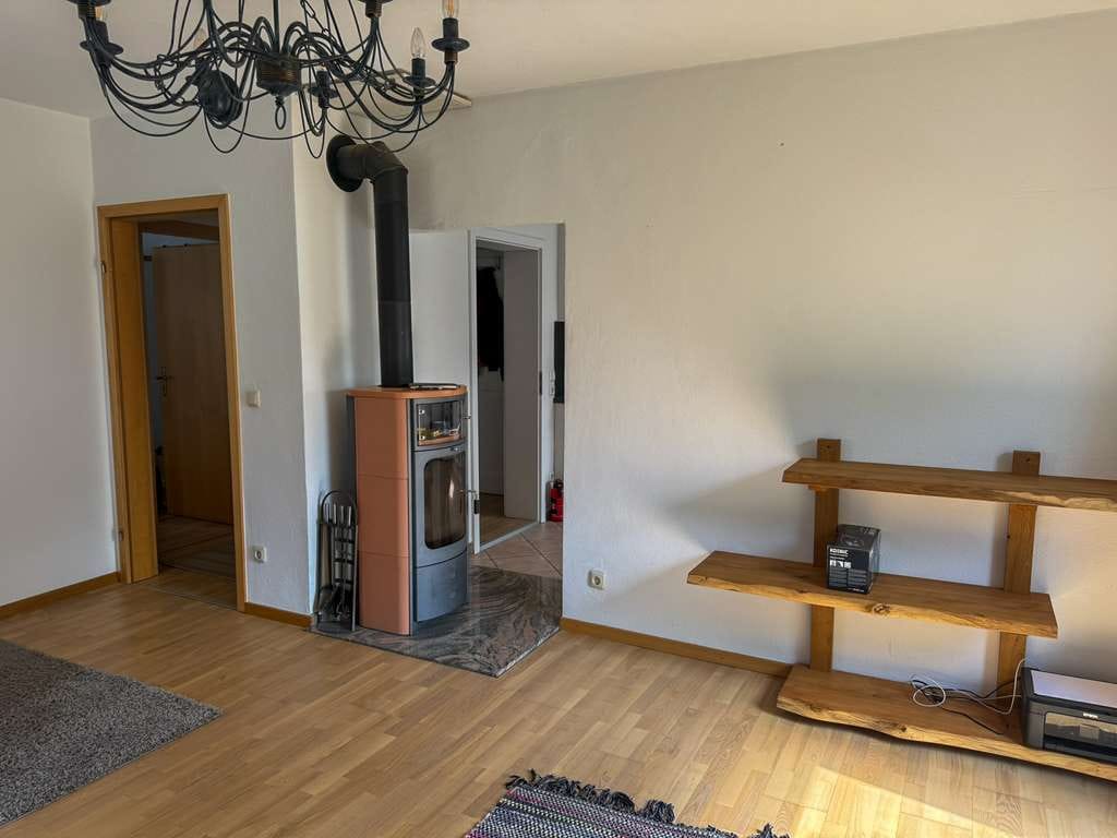 Immobilie in Untermeitingen - Renovierte 2 Zimmer-Hochparterre-Wohnung mit ca. 230 m² großem Garten - Bild 4