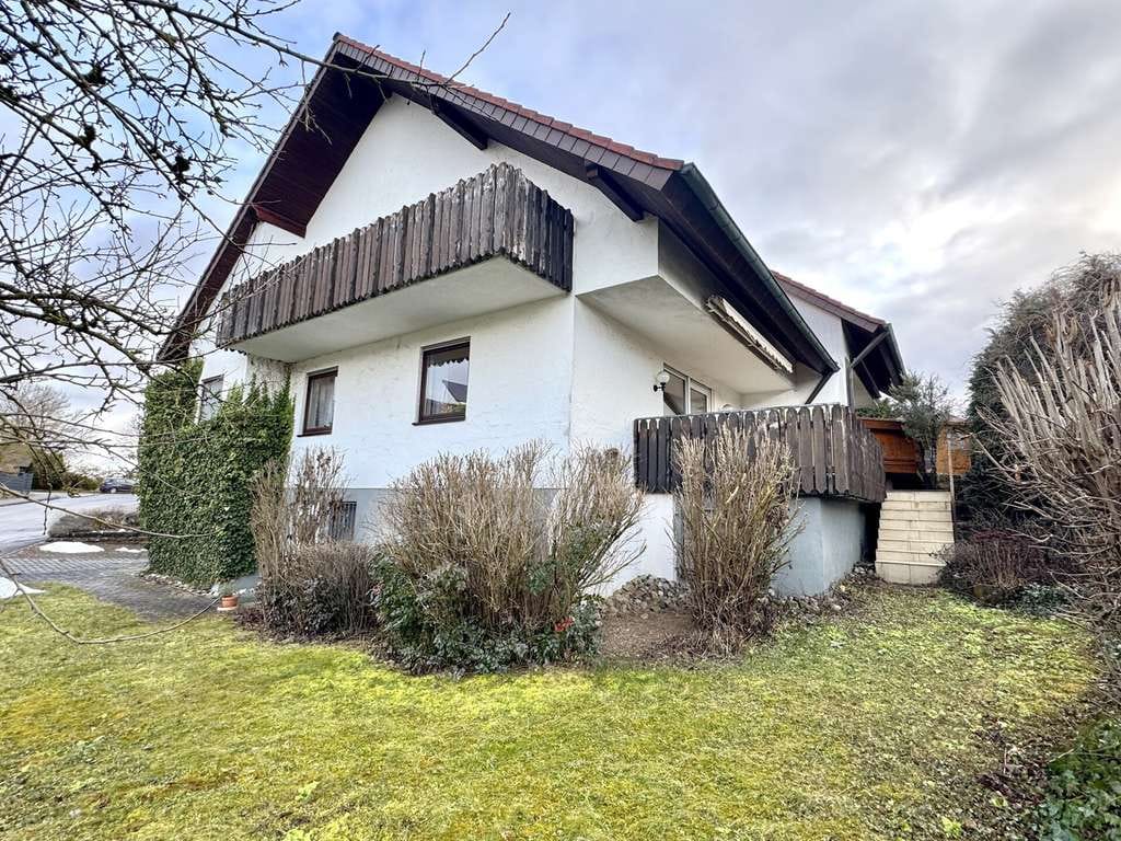 Immobilie in Rammingen - Familienfreundliche Doppelhaushälfte in Rammingen mit großzügigem Garten, Garage und Stellplatz! - Bild 0