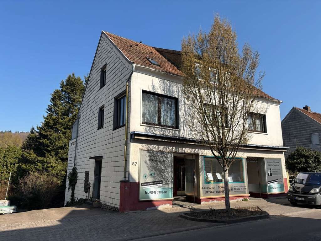 Immobilie in Blieskastel - Wohn- und Geschäftshaus mit Pool und parkähnlichem Grundstück in Niederwürzbach zu verkaufen - Bild 0