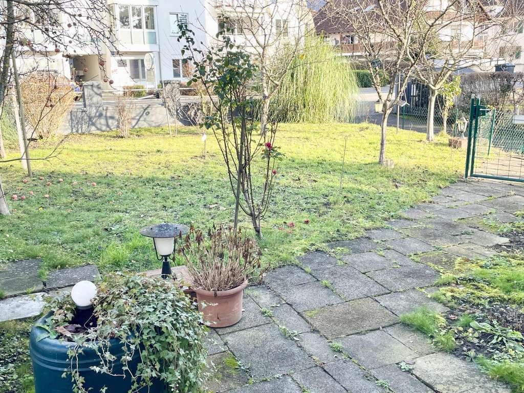 Immobilie in Grenzach-Wyhlen - Perfekt für die große Familie: Stadtvilla mit viel Potenzial in Grenzach-Wyhlen - Bild 3