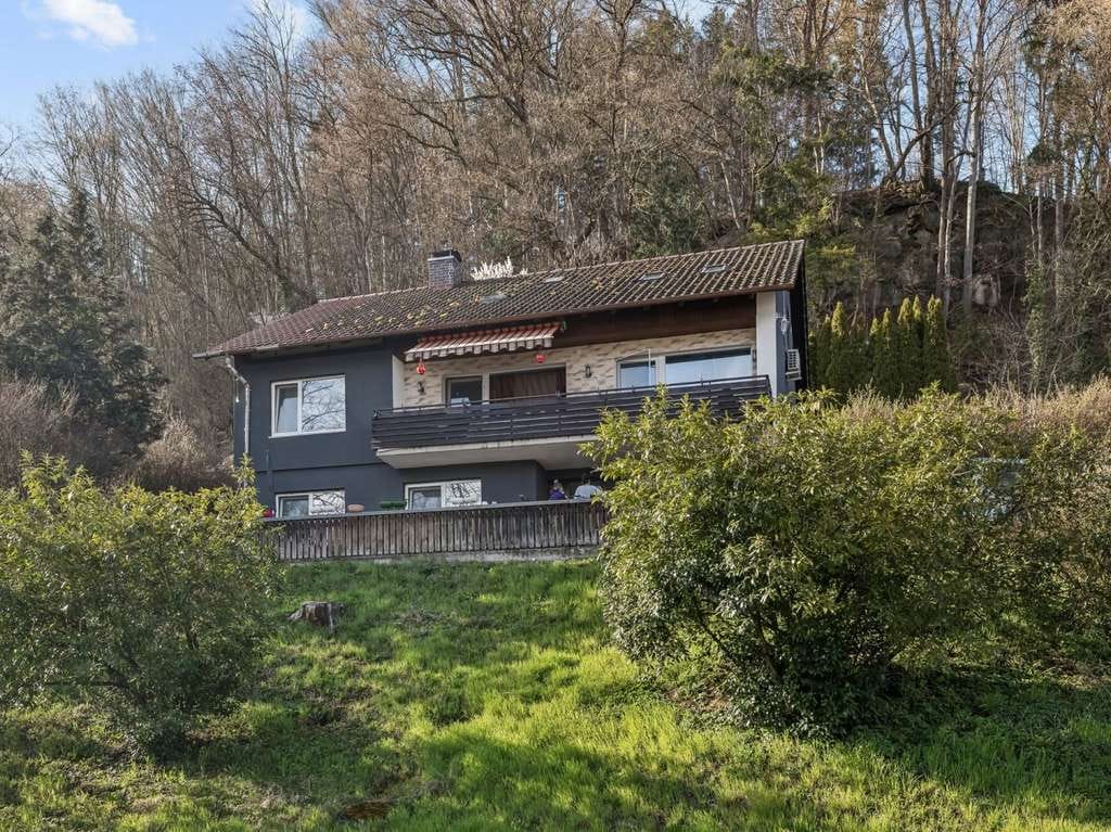Immobilie in Abtsgmünd - Saniertes Mehrfamilienhaus mit 3 Wohneinheiten in Abtsgmünd-Untergröningen - Bild 0