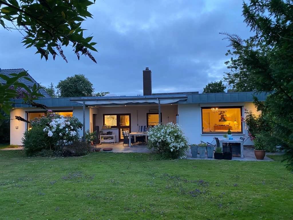 Immobilie in Wyk auf Föhr - Zwischen Nordseeluft, Geborgenheit und urbaner Inselnähe – hochwertiger Bungalow - Bild 1
