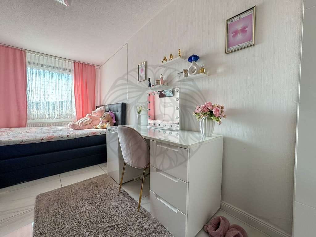 Immobilie in Niedernhausen - Niedernhausen: Mehr Platz, mehr Möglichkeiten - 5-Zimmer zum Leben! - Bild 2