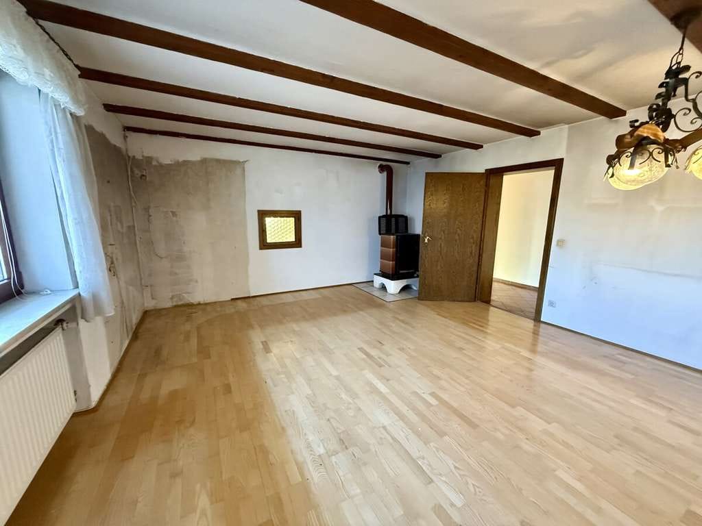 Immobilie in Holzgünz - Wohnhaus mit Garten, Balkonen und vielseitiger Nutzung - Bild 2