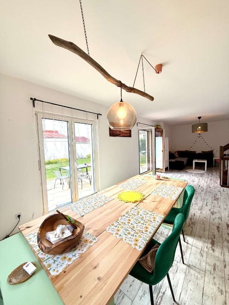 Immobilie in Tittmoning - Zuhause ankommen – exklusives Familienanwesen im Hüttenthaler Feld mit Kursraum- oder Bürooption - Bild 3