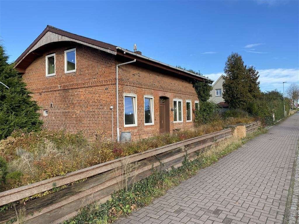 Immobilie in Bälau - . . . Wohnhaus & Werkhalle mit Sanierungsbedarf . . . keine Käuferprovision - Bild 2