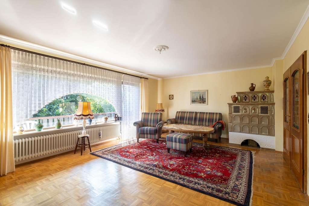 Immobilie in Eisenberg (Pfalz) - Freistehendes Einfamilienhaus mit Garten und Garage - Bild 4