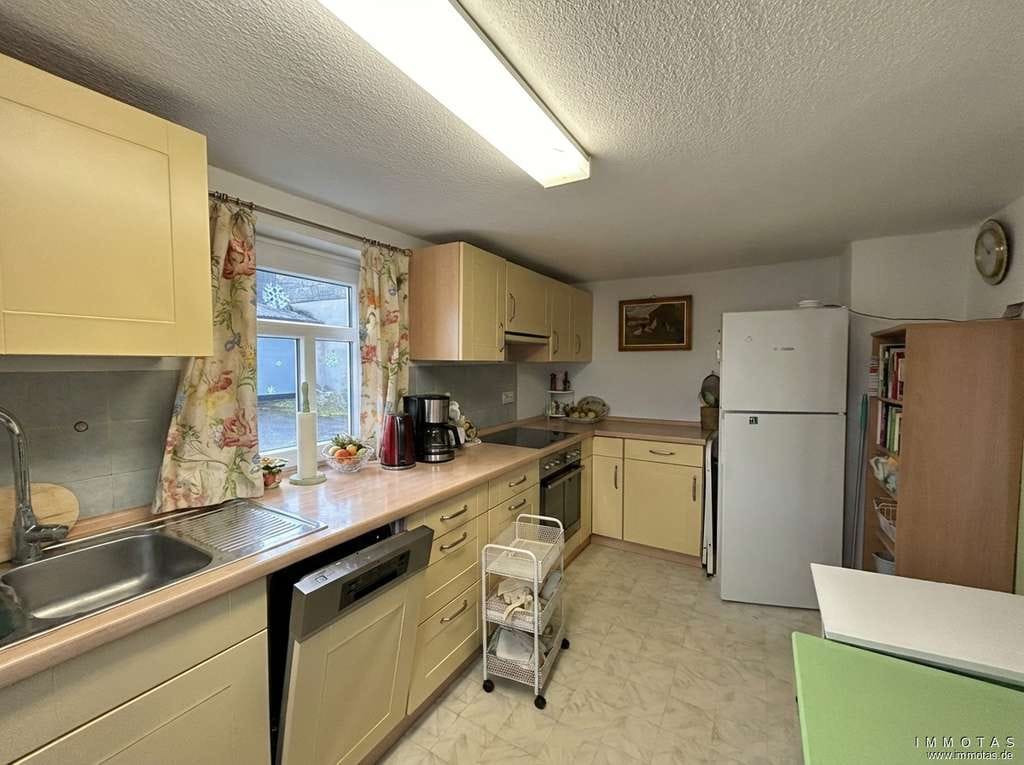 Immobilie in Beltheim - Einfamilienhaus mit zusätzlichem Ferienhaus und separatem Garten – flexibel nutzbar - Bild 3