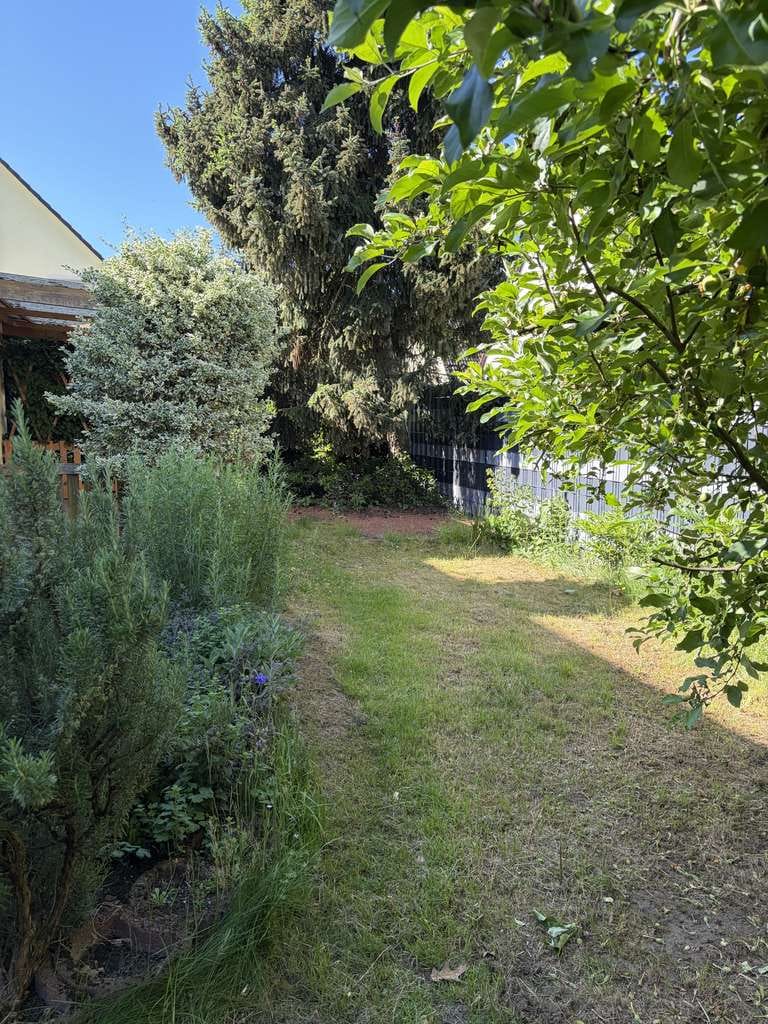 Immobilie in Erzhausen - Zuhause mit Zukunft . Gepflegtes Zweifamilienhaus mit vielen Möglichkeiten: 6-8 Zimmer - Bild 2