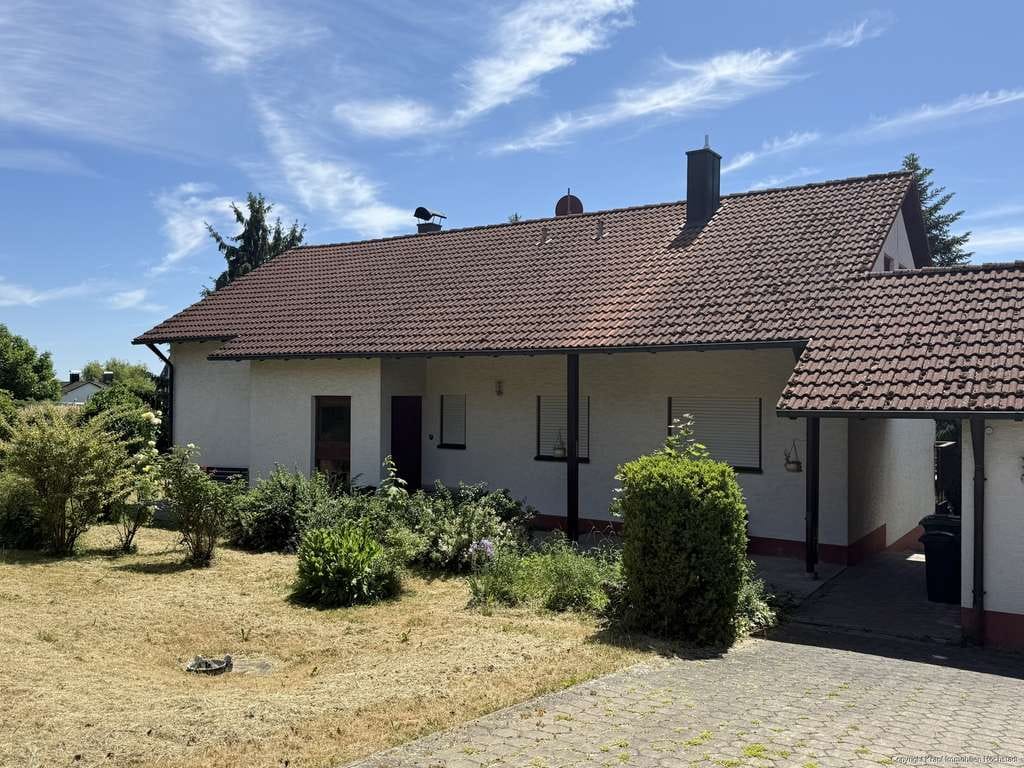 Immobilie in Marloffstein - Großzügiges Ein-Zweifamilienhaus, 2116 m² Grund, 237 m² Wohnfl., Bestlage in Marloffstein - Bild 0