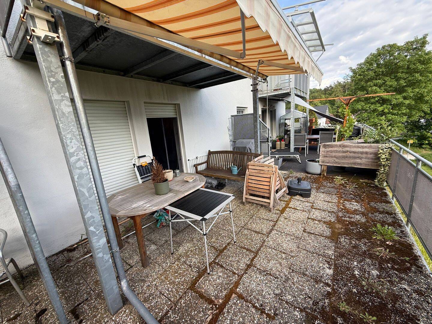 Immobilie in Metten - Kapitalanlage mit Weitblick: Gepflegte Wohnung mit großer Terrasse und Tiefgaragenstellplatz - Bild 1