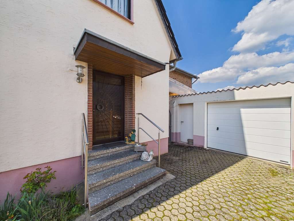 Immobilie in Weilerswist - Einfamilienhaus mit Garage in zentraler Lage von Weilerswist! - Bild 2