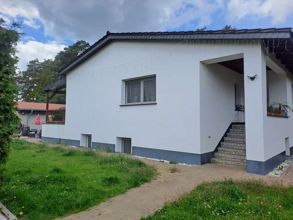 Immobilie in Rheinsberg - Einfamilienhaus im Bungalowstil mit Nebengebäuden und weiterem Baupotential in Rheinsberg... - Bild 1