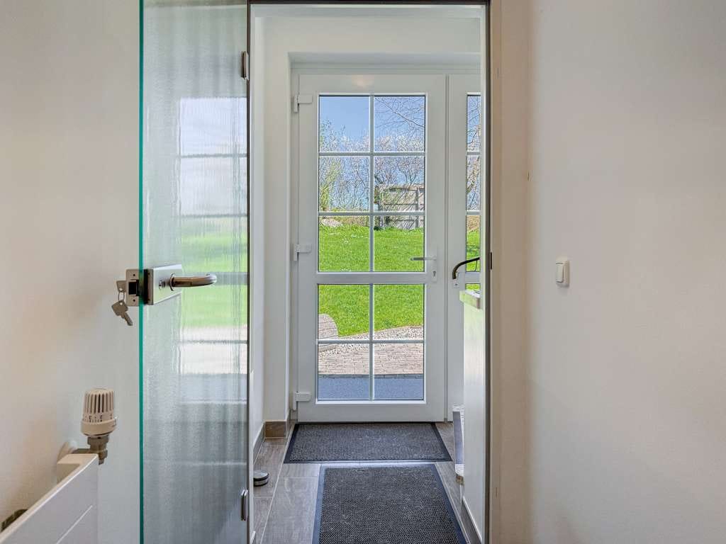 Immobilie in Boren - Großzügiges Einfamilienhaus mit Einliegerwohnung in idyllischer Lage nahe der Schlei - Bild 2