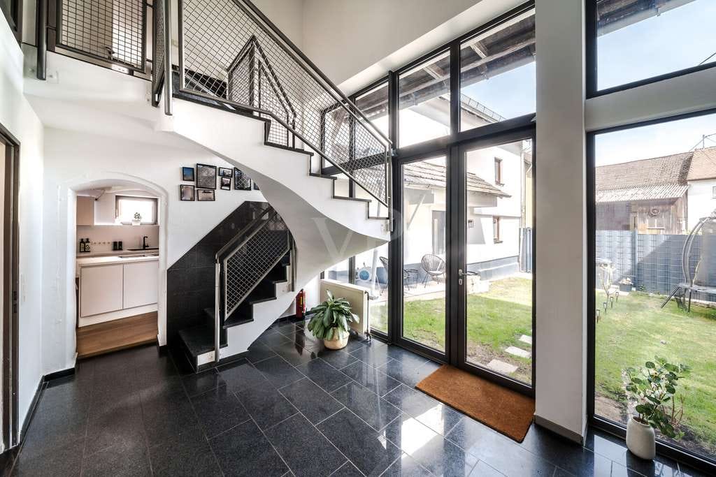 Immobilie in Usingen - Moderne Architektur trifft Fachwerk – Wohnkomfort und viel Platz im alten Ortskern von Eschbach - Bild 2