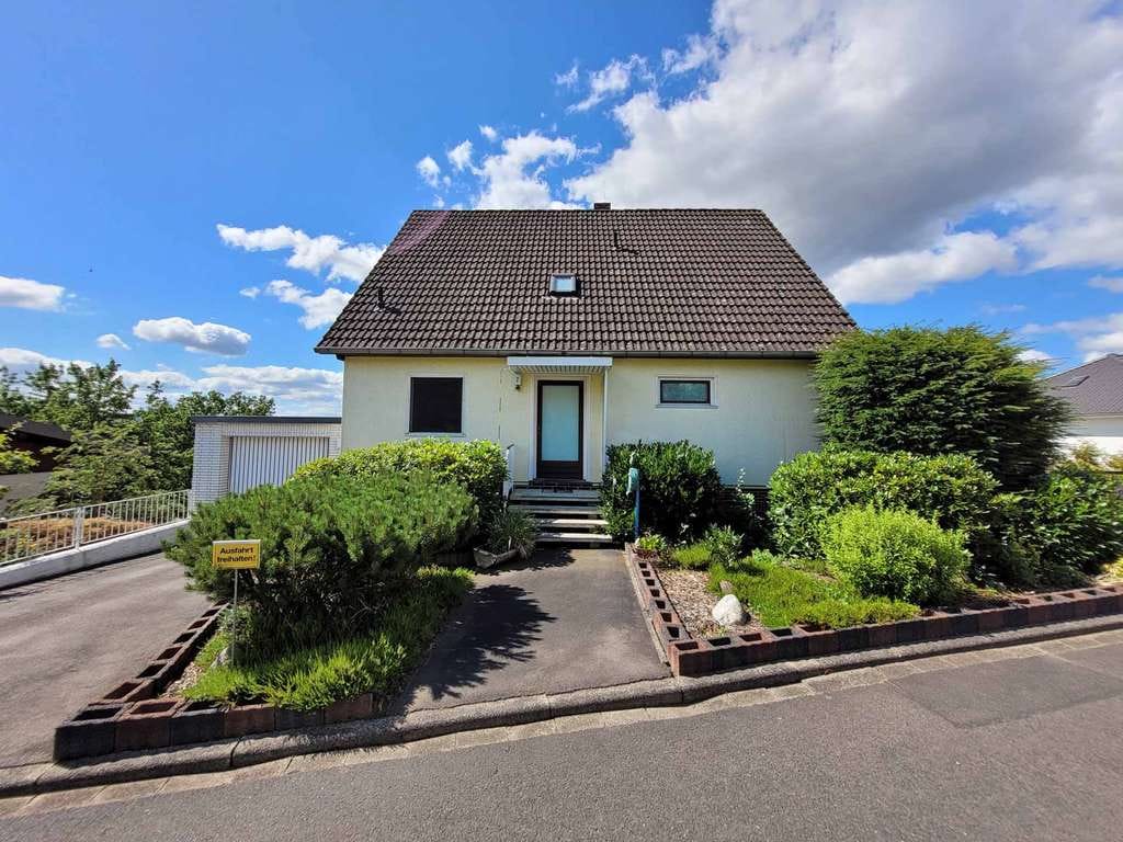 Immobilie in Bad Hersfeld - TOP LAGE!!! Sonnig gelegenes Einfamilienhaus mit Fernblick - Bild 1