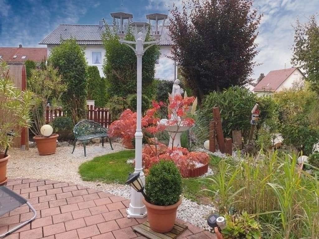 Immobilie in Monheim - Platz für zwei Generationen oder auch für eine große Familie ! - Bild 3