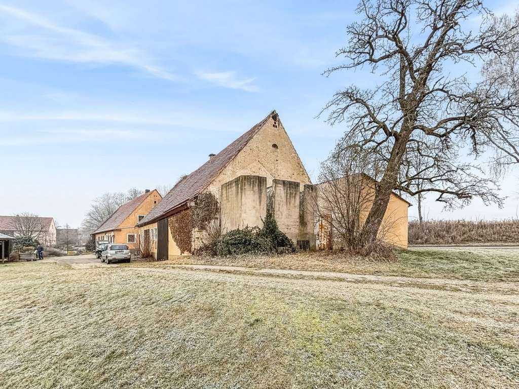 Immobilie in Dinkelsbühl - Einfamilienhaus mit Scheune und Potenzial in Dinkelsbühl-Bernhardswend - Bild 1