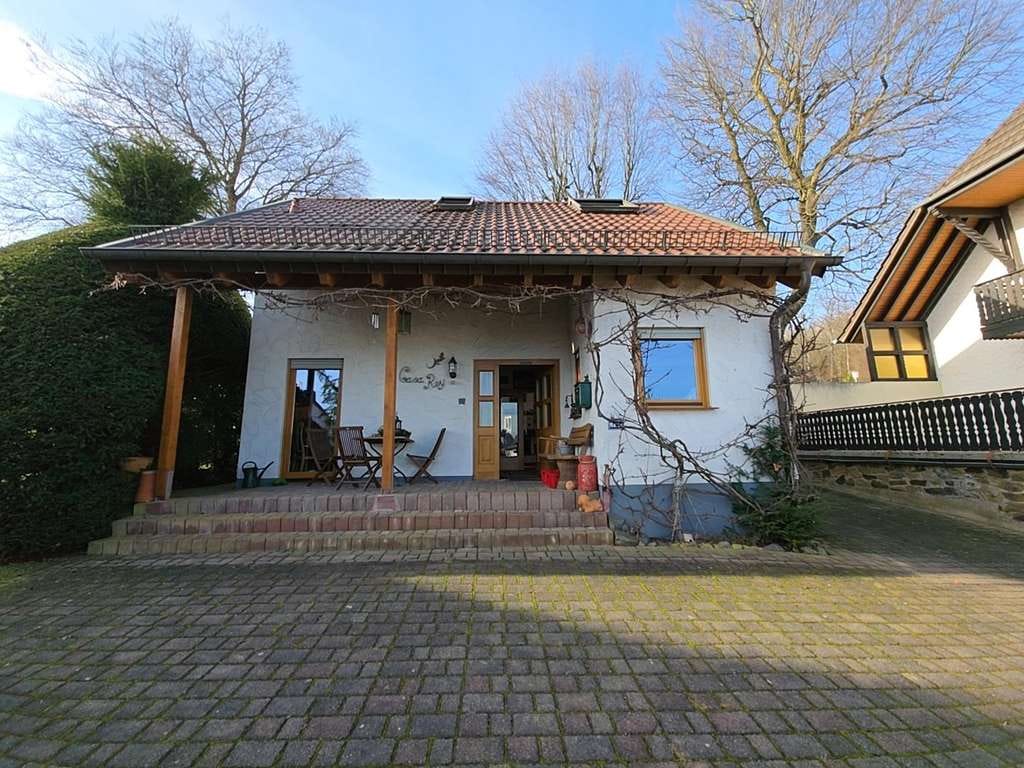 Immobilie in Linz am Rhein - Großzügiges Anwesen mit zwei Wohnhäusern auf ca. 1.490 m² Grundstück - Bild 2