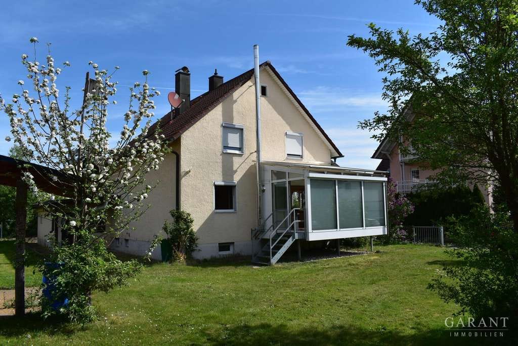 Immobilie in Zeitlarn - Ein Haus - zwei Wohnungen - großes Grundstück mit Erweiterungspotenzial - Bild 0