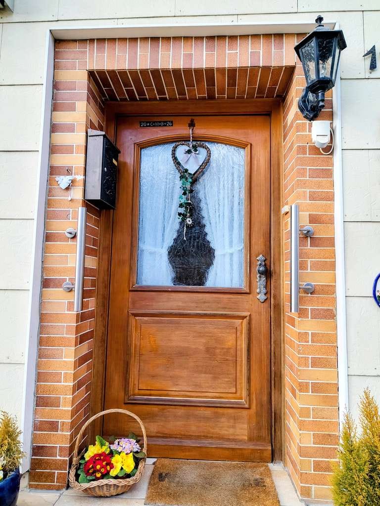 Immobilie in Reut - Einfamilienhaus mit viel Wohnfläche in ruhiger Wohnlage von Tann - Bild 0