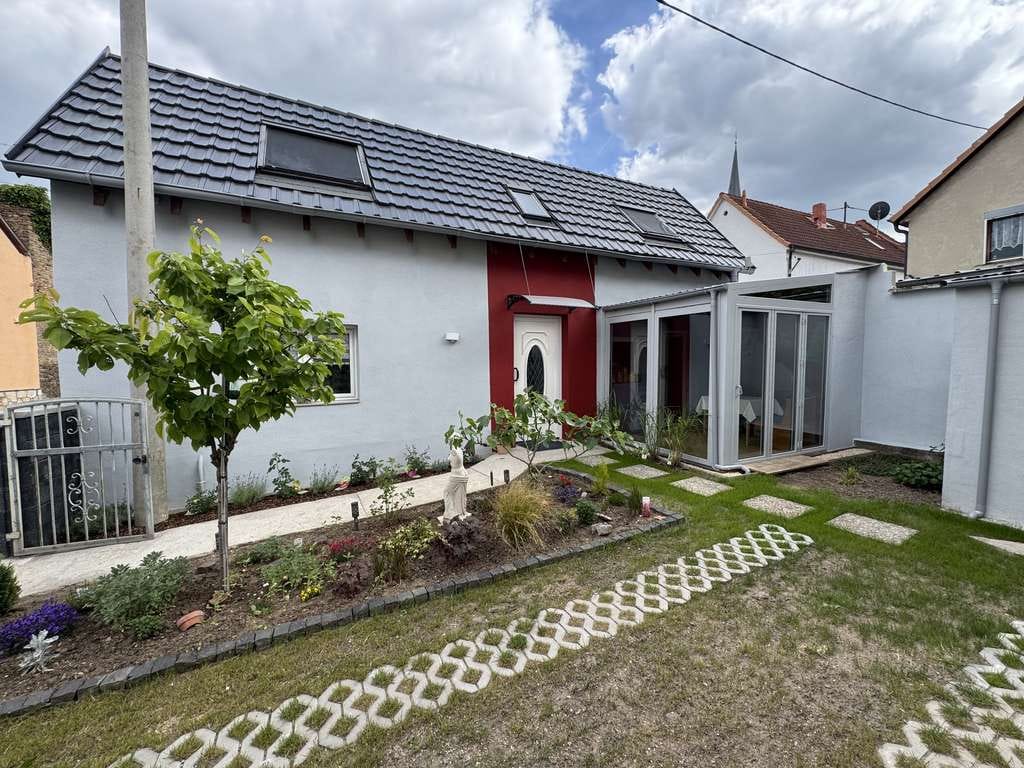 Immobilie in Eich - Neuwertig und liebevoll gestaltetes Einfamilienhaus - Bild 2