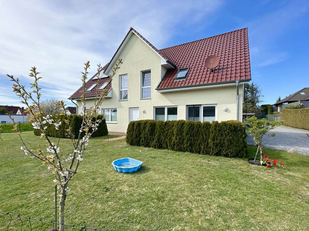 Immobilie in Kröpelin - Neuwertiges Mehrfamilienhaus mit 3 Wohneinheiten – ideal für Kapitalanleger und Eigennutzer - Bild 3