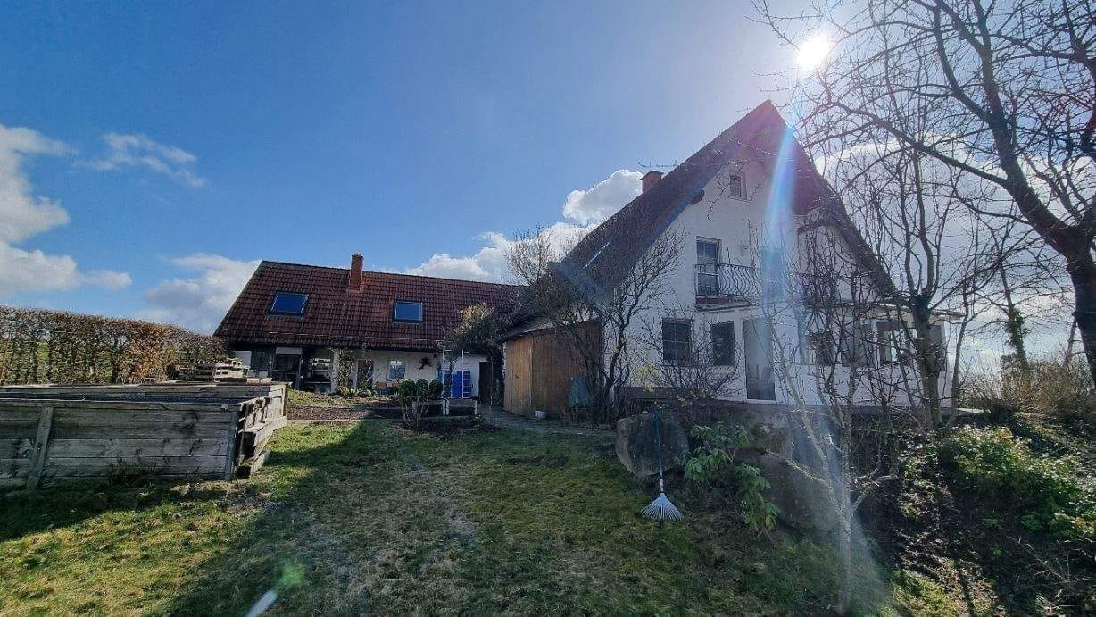 Immobilie in Bad Brückenau - Traumhaft schön gelegenes Einfamilienhaus mit Einliegerwohnung! - Bild 3