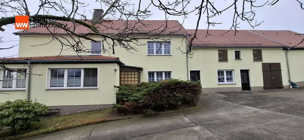 Immobilie in Königsbrück - Wohnhaus mit Nebengelass, Garagen und Verkaufspavillon - Bild 0