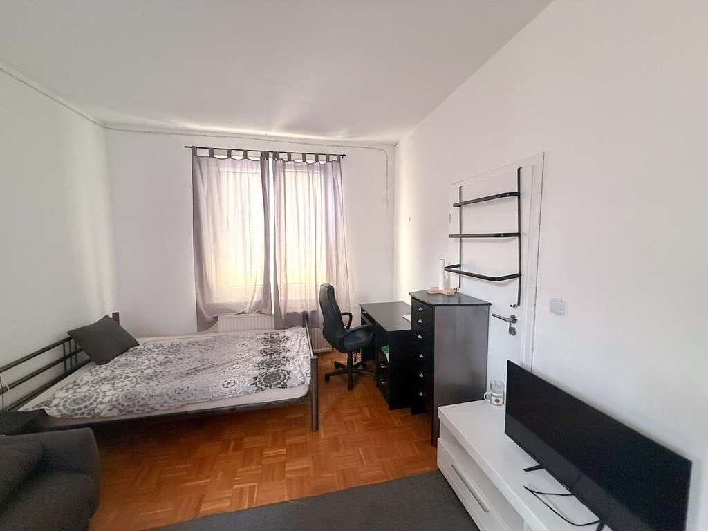 Immobilie in Arnsberg - Vermietete 4-Zimmer-Wohnung in Neheim mit zentrumsnaher Lage und guter Anbindung - Bild 0