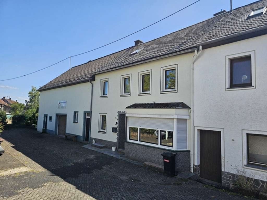 Immobilie in Bettenfeld - Zu verkaufen 2 Häuser, die derzeit als Ferienhäuser vermietet werden, zwischen Eifel und Mosel - Bild 1