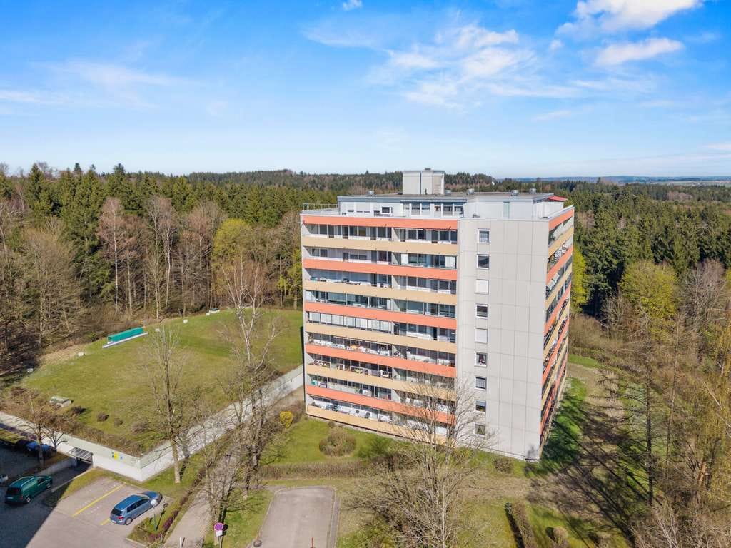 Immobilie in Leutkirch im Allgäu - Sofort verfügbare 3,5- bis 4,5-Zimmer-Wohnung mit unverbaubarer Weitsicht - Bild 0