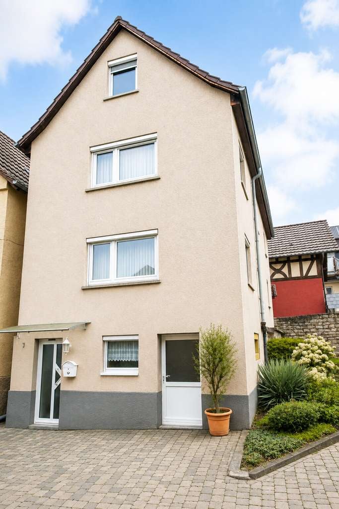 Immobilie in Gundelsheim - Wohnen mit Altstadtflair – Einfamilienhaus im Herzen von Gundelsheim - Bild 1
