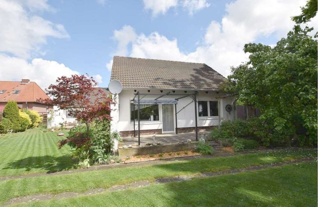 Immobilie in Lehre - 2 Häuser - ein Preis - auf 1.100m² großem, schönem Grundstück mit Garage + Carport. - Bild 4