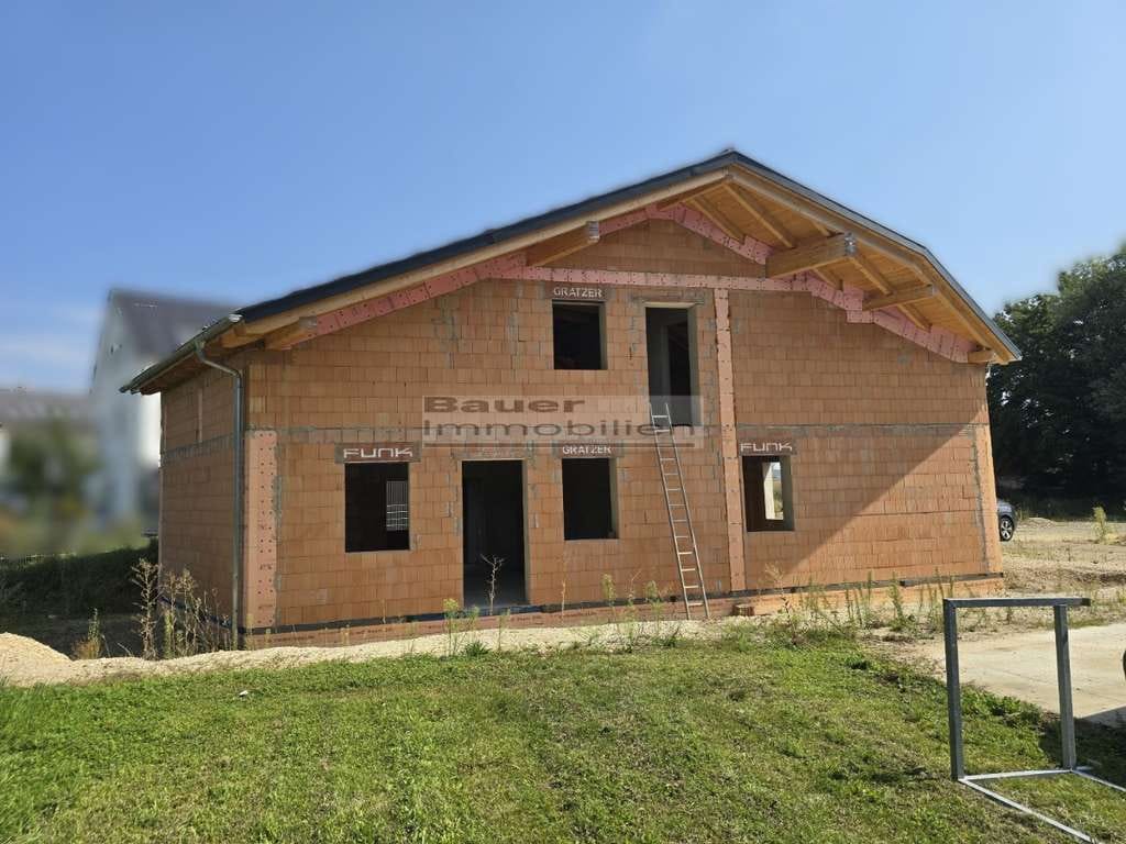 Immobilie in Gaimersheim - Mehrfamilienhaus mit Gewerbeeinheit in Gaimersheim zu verkaufen. - Bild 2