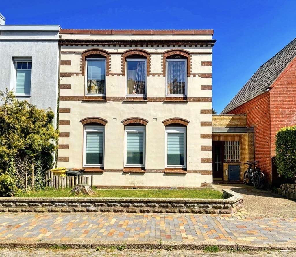 Immobilie in Husum - NUR 149.000€! Zentral & ruhig gelegenes Stadthaus mit Potential! - Bild 1