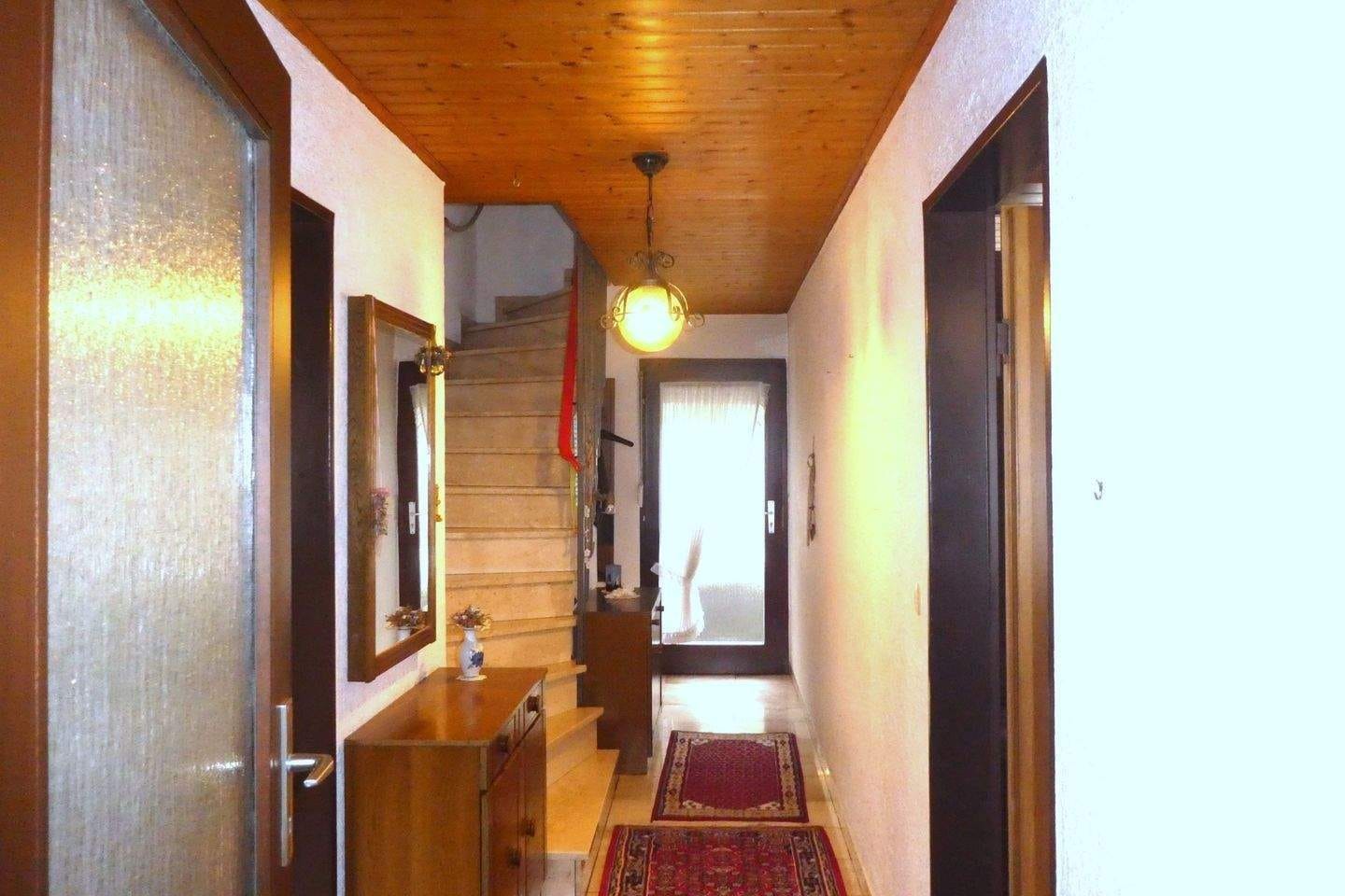 Immobilie in Heimbuchenthal - GANESHA-IMMOBILIEN...freistehendes, sehr gepflegtes Wohnhaus mit viel Potenzial ! - Bild 3