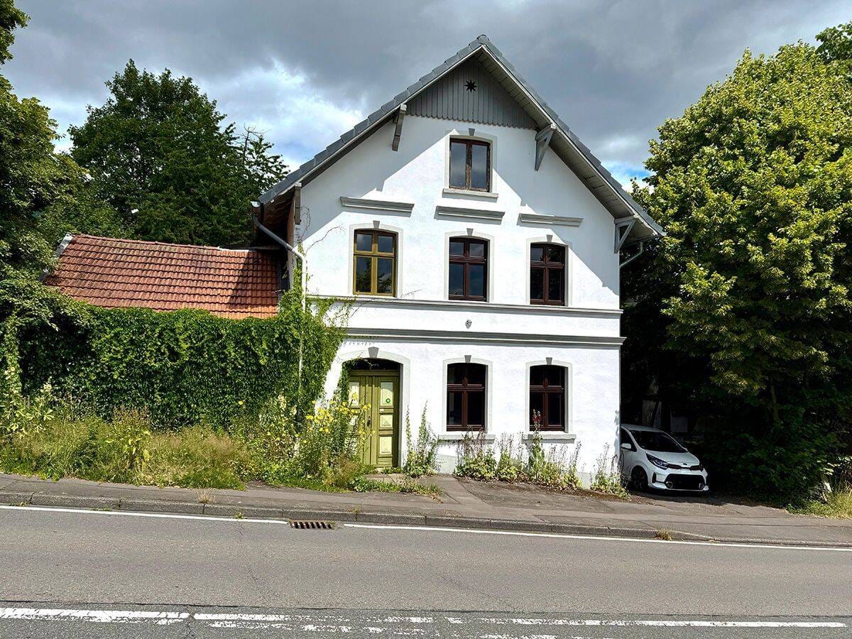 Immobilie in Meinerzhagen - Historisches Einfamilienhaus mit Garten - viel Potenzial auf 507 m² Grundstück - Bild 1