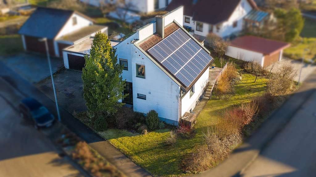 Immobilie in Gerstetten - Bezahlbares Einfamilienhaus  mit kleinem Garten, Doppelgarage im Zentrum von Gerstetten - Bild 4