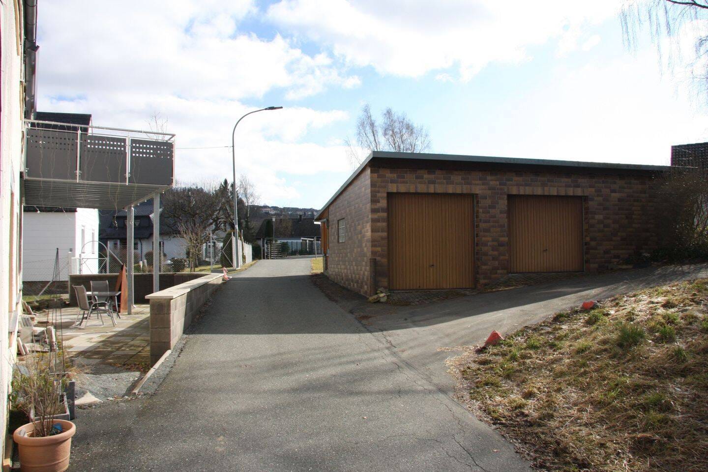 Immobilie in Schauenstein - Ein Dreifamilienhaus zum Wohnfühlen am Ortsrand im Frankenwald - Bild 1